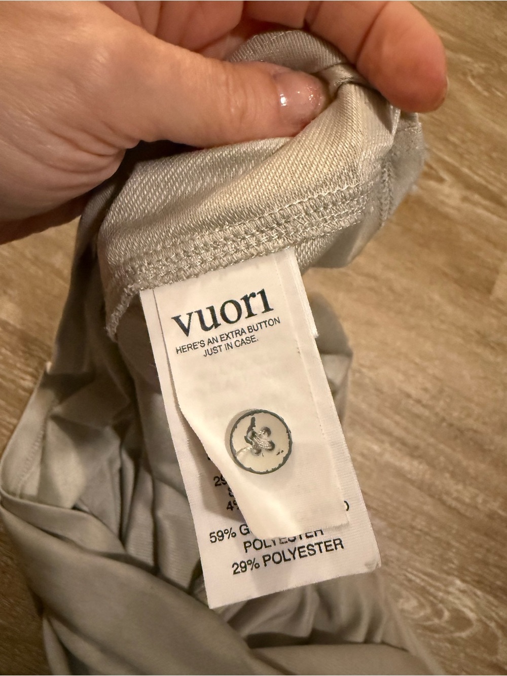 Vuori light gray men's shirt with extra button - Picture 3 of 4